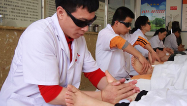 帮帮盲盲人按摩：点亮盲人职业之路，传递关爱与温暖