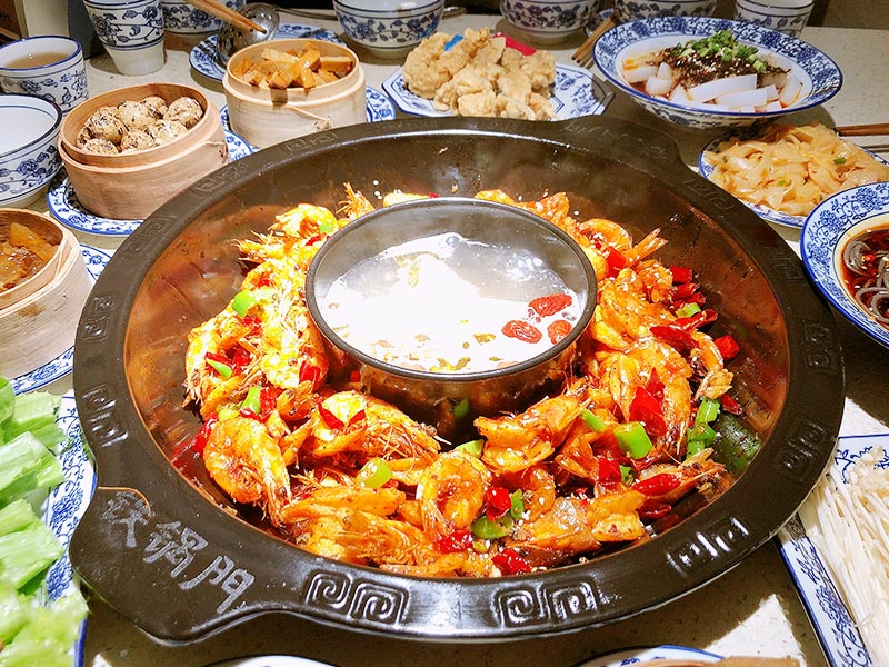 铁锅门香辣虾火锅